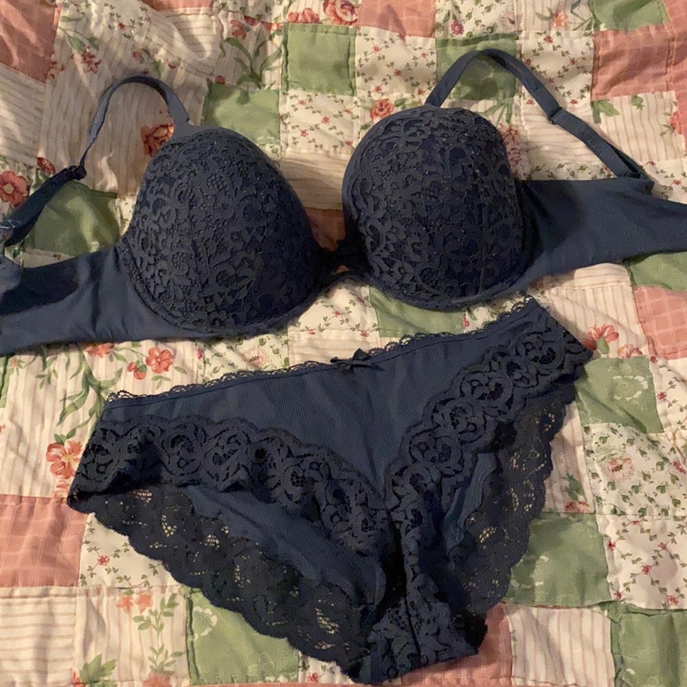 VS bra and undies